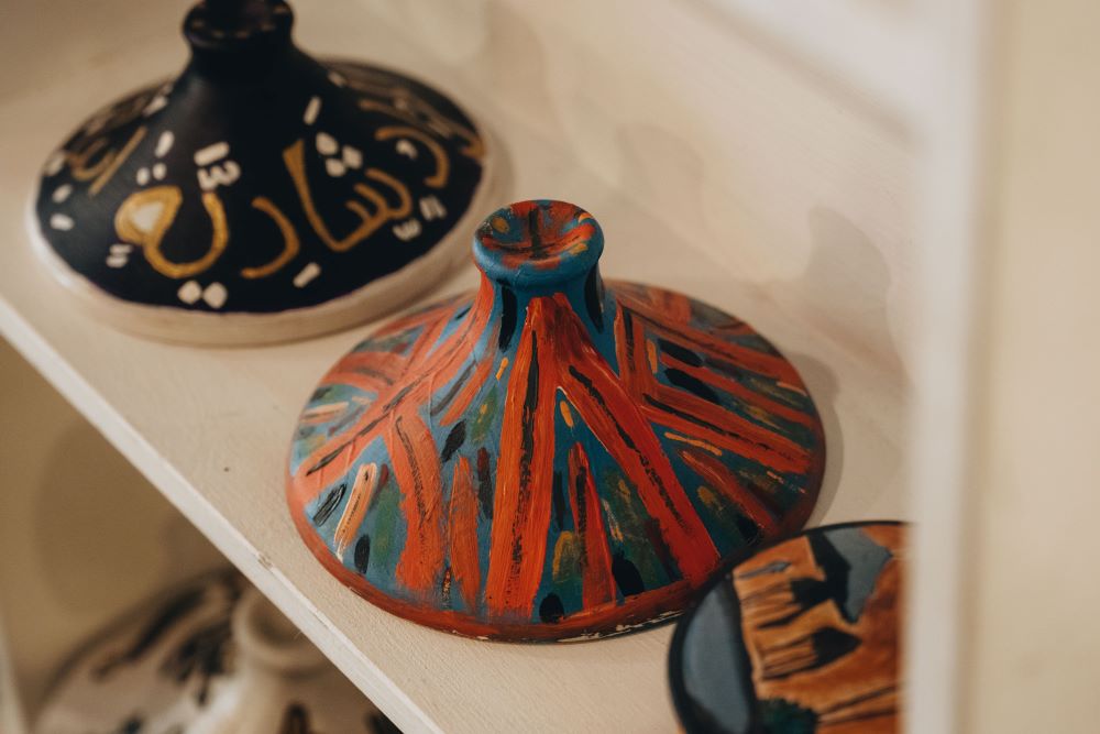 Moroccan decorations inside Tajin
